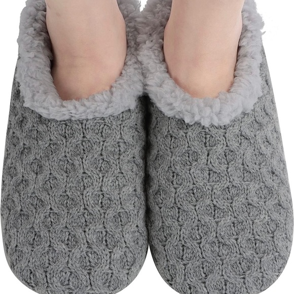 Slippers - Picture 3 of 3